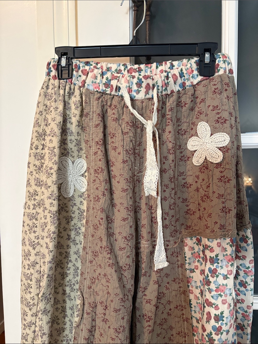 POL Patchwork Floral Drawstring women’s Joggers - Beige Mix - Picture 3 of 9